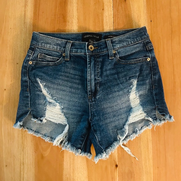Kendall & Kylie Jean Shorts - Picture 1 of 2